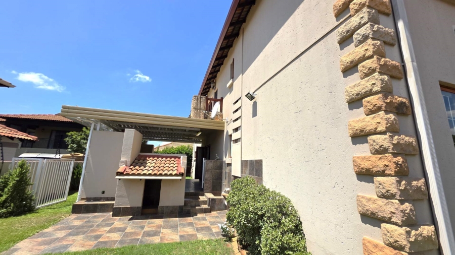 4 Bedroom Property for Sale in Ifafi North West